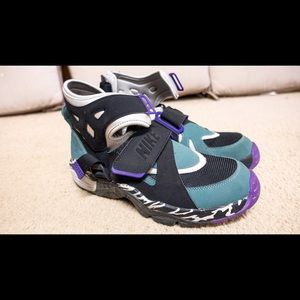 Nike Air Carnivore 2010